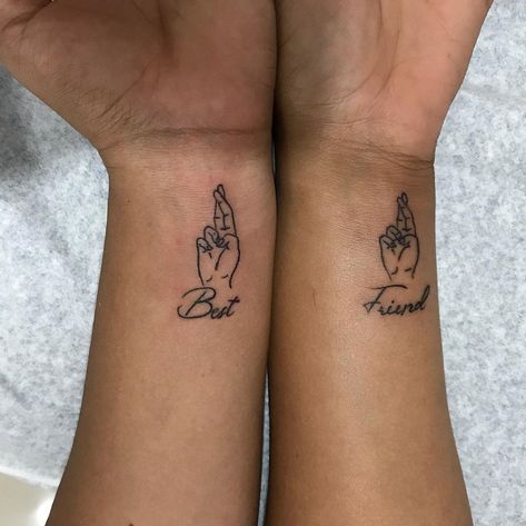 Bff Tattoos Matching Small Unique, Bestie Tattoos Minimalist, Best Friend Tattoos Half And Half, Tattoo Ideas Bff Best Friend, Best Friend Tattoos Men And Women, Best Friend Tattoos Connecting, Best Friend Tattoo For Boy And Girl, Matching Tattoos With Guy Best Friend, Same Tattoos For Friends