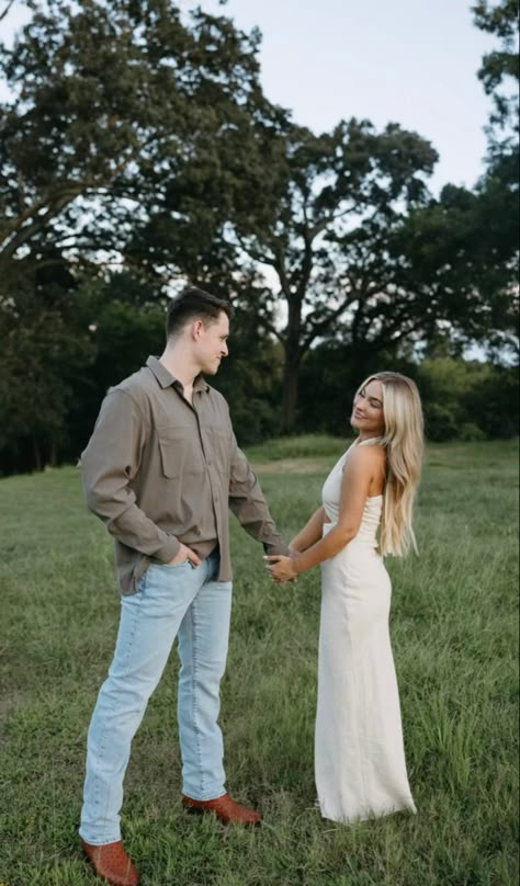 Simple Engagement Pictures Outfits, Engagement Pictures Mens Outfit, Engagement Outfits For Photoshoot, Engagement Photoshoot Outfit Summer, Engagement Outfits Country, Engagement Photo Outfits Country, Long Dress Engagement Photos, Fall Anniversary Outfit Ideas, Couple Engagement Pictures Outfit Ideas