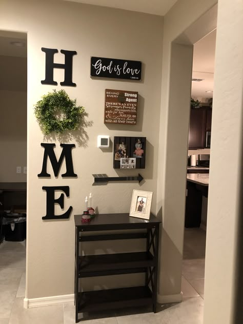 Home decor House Decor Farmhouse, Rustic Farmhouse Hallway Decor, Living Room Designs Diy, Living Room Decor Diy, Entrance Wall Decor Ideas Indian, Rustic Home Decor Ideas, Welcome To Our Home Sign Entryway, Country Apartment Decor, Home Family Love Wall Decor