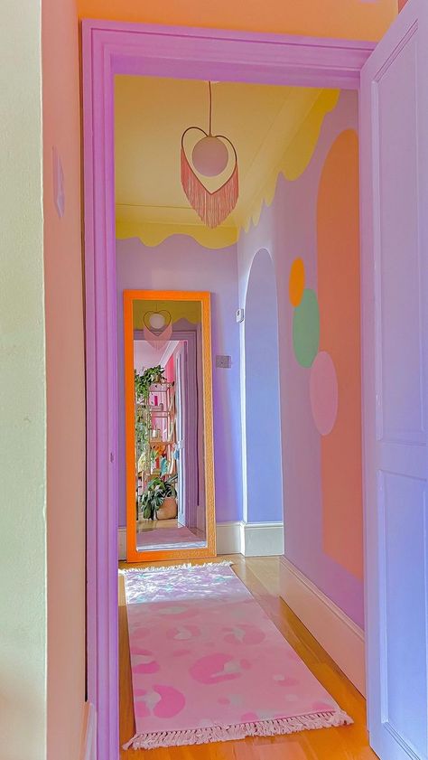 Bedroom Colourful Ideas, Colorful Hallway Ideas, Colourful House Decor, Colorful Room Design, Colourful Houses Interior, Colorful Houses Interior, Retro Pastel Aesthetic, Home Decor Ideas Colorful, Funky Wall Paint