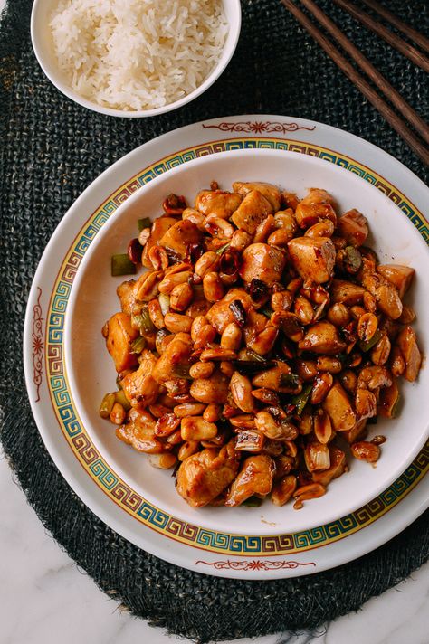 Kung Pao Chicken exists both in traditional Chinese cuisine and on takeout menus. This easy, authentic Sichuan kung pao chicken recipe is the real thing. Source: thewoksoflife.com Chicken Chinese, Kung Pao Chicken Recipe, Wok Recipes, Wok Of Life, Woks Of Life, The Woks Of Life, Chinese Recipe, Authentic Chinese Recipes, Chinese Chicken