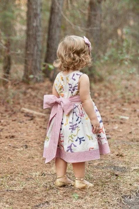 The Party Dress FREE Pattern from The Cottage Mama. Size 6 month - 10 years. www.thecottagemama.com Girlie Clothes, Girls Dress Pattern Free, Toddler Projects, Sewing Kids Clothes, Printable Sewing Patterns, Girl Dress Pattern, Dress Patterns Free, Free Pdf Sewing Patterns, Baby Dress Patterns