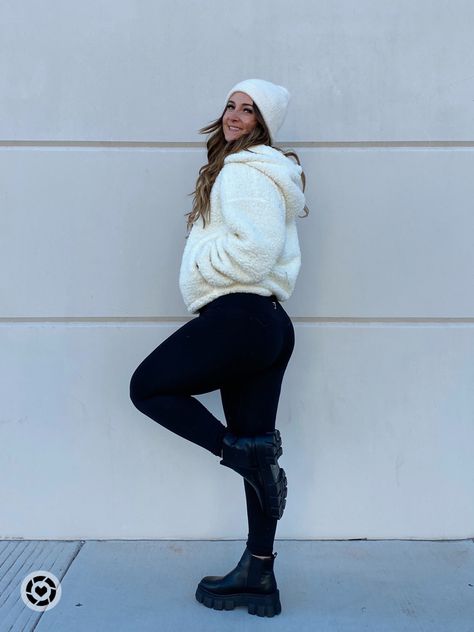 Cream Teddy Jacket Outfit, White Fluffy Hoodie Outfit, White Sherpa Pullover Outfit, Cropped Sherpa Jacket Outfit, Sherpa Sweatshirt Outfit, Sherpa Hoodie Outfit, White Fleece Jacket Outfit, Sherpa Outfits, White Sherpa Jacket Outfit