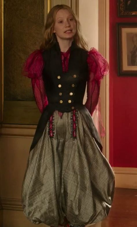 Vampire Ocs, Alice In Wonderland Outfit, Colleen Atwood, Film Costumes, Alice Cosplay, Alice Costume, Alice In Wonderland Aesthetic, Mia Wasikowska, Alice In Wonderland Costume