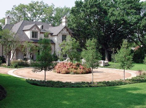 gravel landscaping | ... Gravel Decomposed Granite Gravel Circular Drive – Bonick Landscaping Gravel Driveway Landscaping, Round Driveway, Drive Ways, Driveway Landscape, Gravel Driveways, Circle Driveway, Driveway Entrance Landscaping, Garden Ideas To Make, Hydrangea Landscaping