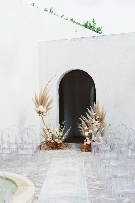 Wedding Aisle Pampas, Pampas Grass Ceremony Arch, Pompous Grass Wedding Arch, Pompous Grass Wedding Aisle, Florist Photoshoot, Pompadour Grass Wedding Arch, Stylist Photoshoot, Modern Boho Wedding, Birthday Boho