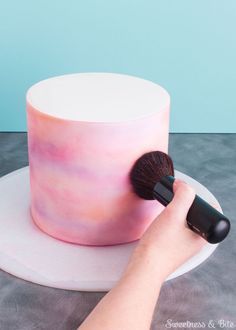 Simple Watercolour Cake Tutorial by Sweetness & Bite Watercolor Cake Tutorial, Watercolour Cake, Torte Creative, Diy Wedding Cake, Torte Cupcake, Watercolor Cake, בר מצווה, Painted Cakes, Cake Decorating Tutorials