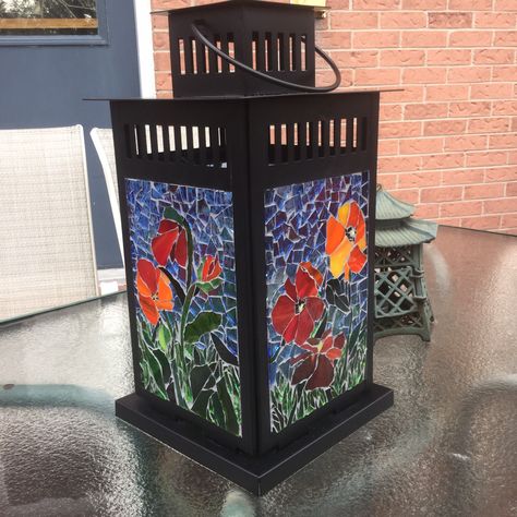 Stained glass mosaic lantern Mosaic Lanterns, Christmas Lantern Ideas, Mosaic Windows, Sea Glass Art Diy, Glass Lanterns, Lantern Ideas, Mosaic Animals, Glass Fusion Ideas, Fused Glass Artwork