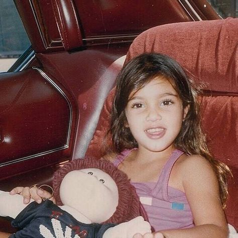 Young Kim Kardashian, Childhood Pictures, Throwback Pictures, Robert Kardashian, Jenner Family, Young Celebrities, Kardashian Family, Famous Musicians, Person Sitting