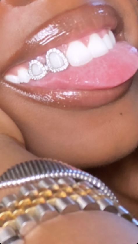 Women’s Teeth Grills, Gold Fronts For Women Teeth, One Tooth Grill Women, Grill Women Teeth, Girls Grills Teeth, Women’s Grill Teeth, Womens Grillz Teeth, Kim Kardashian Grills, Girl Grillz Gold Grill