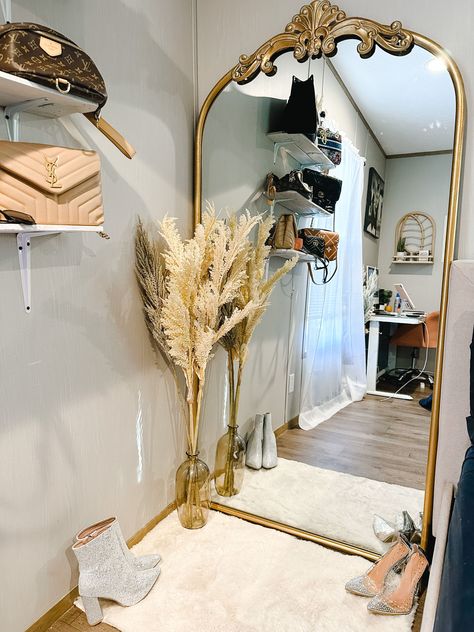 Anthropologie Mirror Bathroom, Anthropologie Home Mirrors, Mirror Area Decor, Sams Club Anthropology Mirror, Anthropologie Mirror Bedroom, Anthropologie Mirror Living Room, Anthropologie Home Decor Inspiration, Diy Anthropologie Mirror, Bedroom Ideas Summer