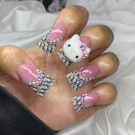 Jersey Shore Inspired Nails, Jersey Shore Nail, Snooki Makeup Jersey Shore, Snooki Nails, Rockstar Duck Nails, Duck Nails Mcbling, Jersey Shore Iconic Moments, Jersey Shore Memes, Duck Nails