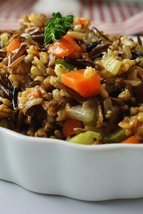 This wild and brown rice is a quick and easy rice recipe! Cook the best rice using wild rice, brown rice, and vegetables. You will love cooking this brown rice and wild rice for an easy side dish! Brown Rice Cooking, Brown Rice Pilaf, Steamed Asparagus, Summer Salads With Fruit, Brown Rice Recipes, Rice Side Dishes, Refreshing Salad, Acorn Squash, Wild Rice