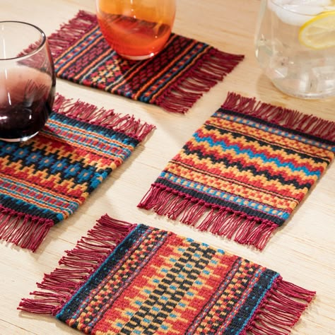 Weaving Products Ideas, Mexican Weaving Patterns, Handwoven Mug Rugs, Easy Weaving Patterns, Small Loom Weaving Projects, Weaving Designs Pattern, Small Weaving Projects, Krokbragd Weaving Patterns, Boundweave Patterns