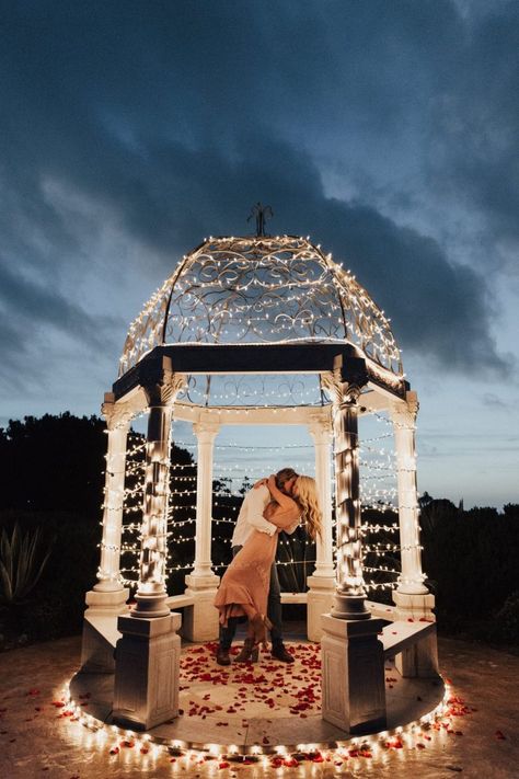 Cole Labrant, Proposal Videos, Savannah Rose, Cole And Savannah, Winter Porch, Romantic Proposal, Beach Wedding Dress Boho, Couple In Love, The Proposal