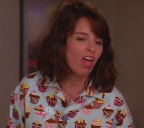 Liz Lemon wearing cupcake jammies!! Liz Lemon, Tina Fey, Tv Land, Hair Flip, Dumb And Dumber, Pop Culture, Lemon