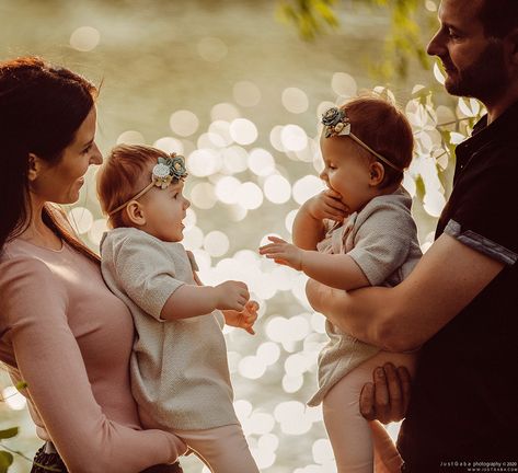 Family Photos With Twin Babies, Twins Family Photoshoot, Adoption Photoshoot Ideas, Twins Birthday Photoshoot, Twin First Birthday Photoshoot, Family Twins Photography, Twin Family Photoshoot, Twins First Birthday Photoshoot, Family Photos With Twins