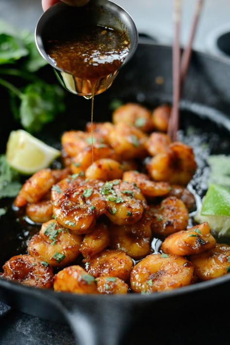 Glazed Hot Honey Garlic Shrimp l SimplyScratch.com #honey #shrimp #spicy #skillet #easy #dinner #recipe Hot Honey Shrimp Recipes, Hot Honey Shrimp, Shrimp Cups, Glazed Shrimp, Honey Shrimp, Honey Garlic Shrimp, Fresh Shrimp, Grilled Steak Recipes, Honey Garlic Sauce