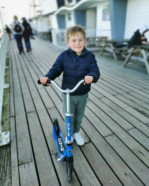 Frenchie Xmas Giveaways 2023 - Win a Cruiser LED Micro Scooter worth £139 - The Frenchie Mummy Christmas Presents For Boys, Kids Feelings, Micro Scooter, Country School, Paw Patrol Toys, Challenges To Do, Presents For Boys, Star Wars Set, Classic Lego