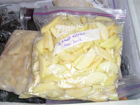 How To Preserve Fresh Pears, Freezer Pears, Freezing Fresh Pears, Can You Freeze Pears, Freeze Pears How To, Freeze Apples, Freezer Apples, How To Freeze Fresh Pears, Freeze Pears