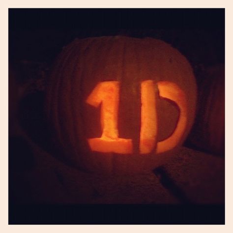 One Direction pumpkin. Carved it myself :) Pumpkin Carving Ideas One Direction, One Direction Pumpkin Carving Ideas, Harry Styles Pumpkin Carving, One Direction Pumpkin, F1 Pumpkin, Pumkin Ideas, Pumpkin Carving Halloween, Halloween Carving, Pumpkin Carved