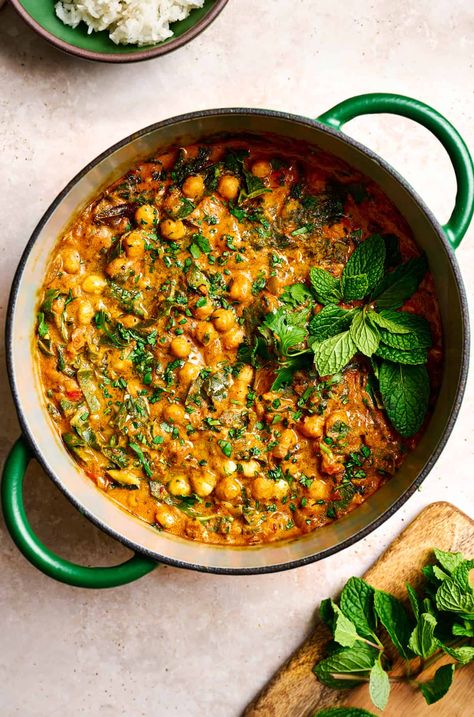 Chickpea Curry Rainbow Plant Life, Vegan Chickpea Curry, Chickpea Curry Recipe, Slow Carb, Dark Leafy Greens, Chickpea Curry, Lentil Curry, Curry Recipe, Red Lentil