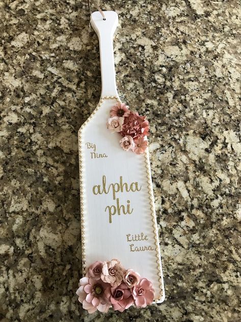 Alpha Phi paddle Alpha Phi Paddle, Sorority Paddles Big Little, Sorority Paddles Ideas, Paddle Sorority Big, Big Lil Gifts, Paddles Sorority, Aoii Sorority, Big Little Paddles, Little Gifts Sorority