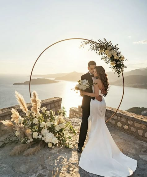 Arch Decoration Wedding Outdoor Ceremony, Wedding Arch Round, Boho Wedding Ceremony Arch, Beach Wedding Arch, Beach Wedding Aisles, Flower Backdrop Wedding, Romantic Beach Wedding, Wedding Alters, Citrus Wedding