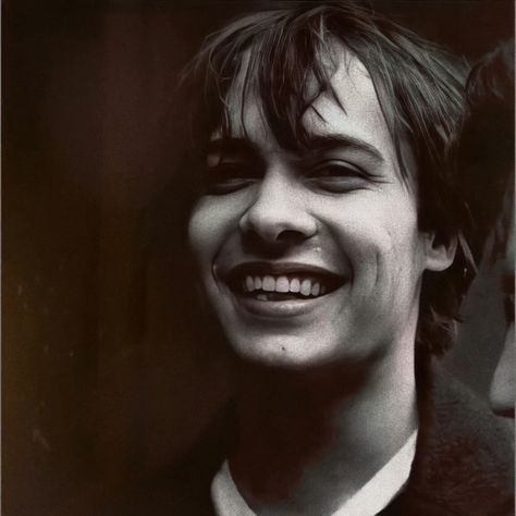 Frank Dillane Wallpaper, Frank Dillane, Bill Frank The Last Of Us, Frank Anderson Donnie Darko, Frank Mask Donnie Darko, Tom Riddle, Fear The Walking Dead, Wallpaper Pictures, British Actors