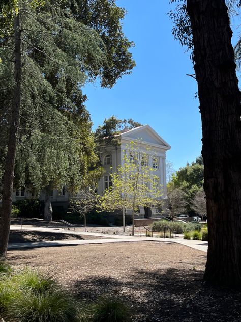 Pomona College Campus Pomona College Aesthetic, Pomona College, Walkable City, College Aesthetic, Dream College, Summer Plans, College Campus, Med School, Summer Aesthetic