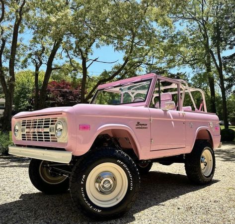 Pink Ford Bronco, Pink Bronco, Custom Bronco, Summer In The Hamptons, Bronco Car, Vintage Bronco, Carros Vintage, Pink Truck, Old Vintage Cars