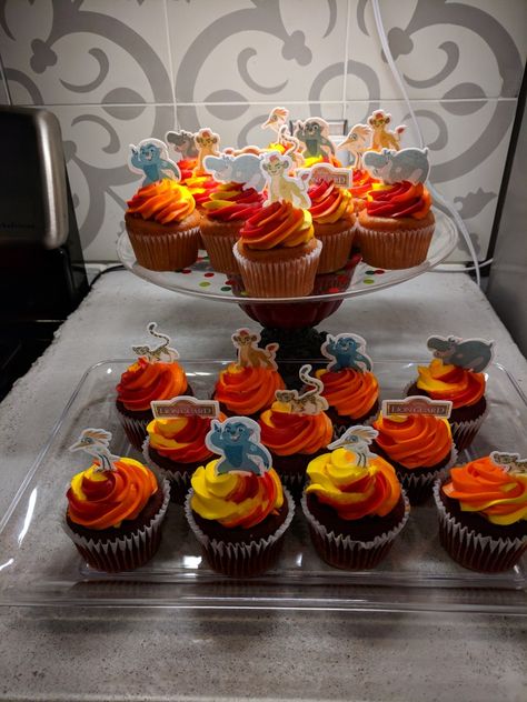 Lion Guard Birthday Cupcakes, Lion Guard Cake Ideas, Lion King Birthday Food Ideas, Lion Guard Cupcakes, Lion King Cupcakes Ideas, Lion King Party Food, Lion Guard Birthday Party Ideas, Lion Guard Cake, Lion King Cupcakes