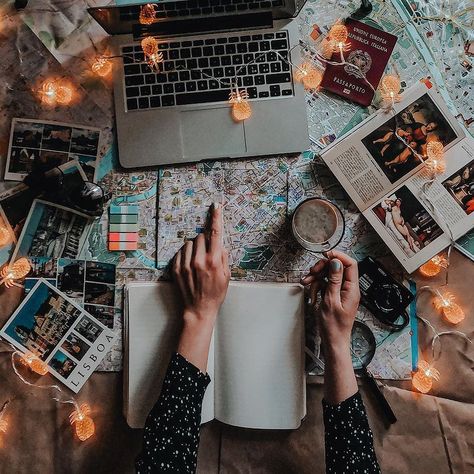 Female Bard, Travel Flatlay, Son Doong Cave, Airport Aesthetics, Book Photography Instagram, Flatlay Photography, Travel Motivation, Travel Vintage, Travel Wallpaper