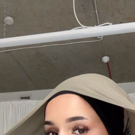 Chest Coverage Hijab, Coverage Hijab Style, Style Hijab, The Glow, Hijab Tutorial, Hijab Style, Both Sides, Hijab Fashion, On Instagram