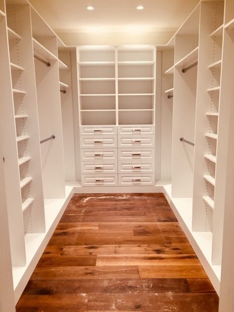 Master Closet Design, House Closet, Design Ložnic, Dream Closet Design, Walk In Closet Design, Closet Design Layout, Luxury Closets Design, Closet Renovation, Closet Layout