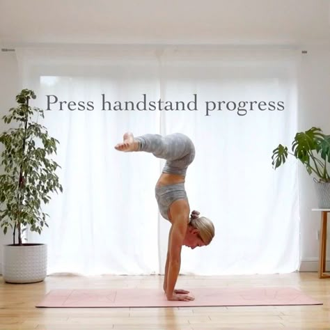 Press To Handstand, Handstand Press, Press Handstand, Yoga Goals, Stretches For Flexibility, Yoga Teachers, Yoga Tshirt, Yoga Teacher Training, Yoga Tips