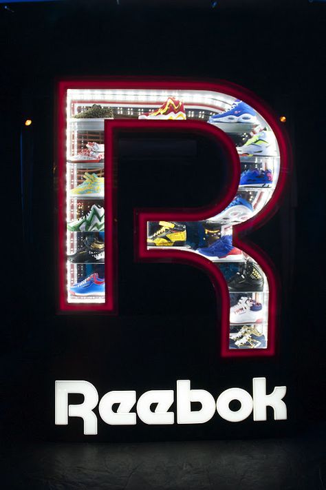 Noul logo Reebok - > Las Vegas, NV Reebok Wallpaper, Affordable Dental Implants, Product Wall, Reebok Logo, Reebok Classics, Logo Wallpaper, Reebok Classic, Classic Logo, Shoe Store