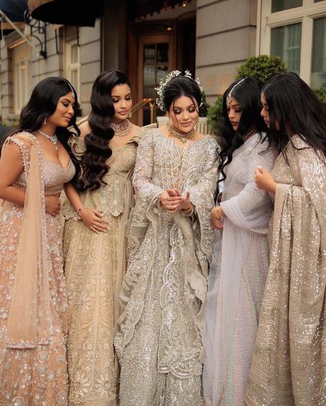 Bengali Bridesmaid, Desi Bridesmaids Outfits, Desi Bridesmaids, Bengali Bride, Bridesmaid Attire, Bridal Attire, Bengali Wedding, Bridal Makeup Artist, Wedding Prep