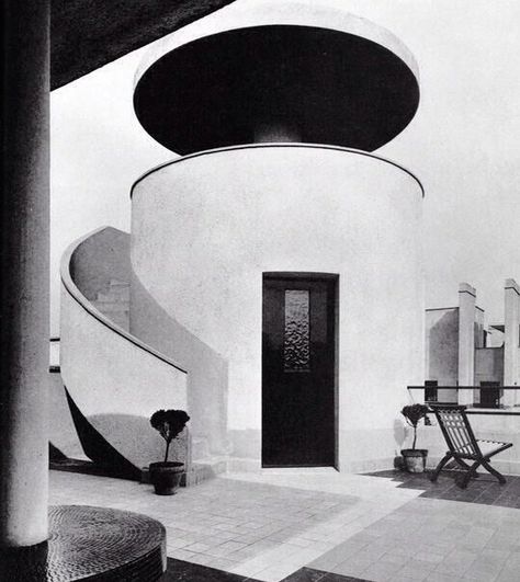 Robert Mallet Stevens, Paris, 1926 Robert Mallet Stevens, Round Building, Streamline Moderne, Workshop Design, Art Deco Buildings, Deco Architecture, Art Deco Architecture, Rooftop Garden, Spiral Staircase