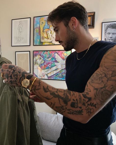 Nino Falcone, Twisted Emotions, Tatted Men, Camorra Chronicles, Tattoo Inspiration Men, Back Of Shoulder Tattoo, Artist Aesthetic, Mens Outfit Inspiration, Aesthetic Tattoo