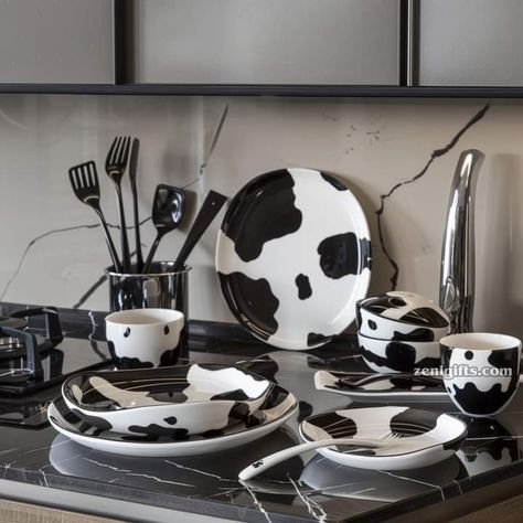 Cow Things, Kitchen Plates, Cow Kitchen Decor, Cow Stuff, Cow Kitchen, Baby Foods, Kitchen Plate, Cow Decor, Western Homes