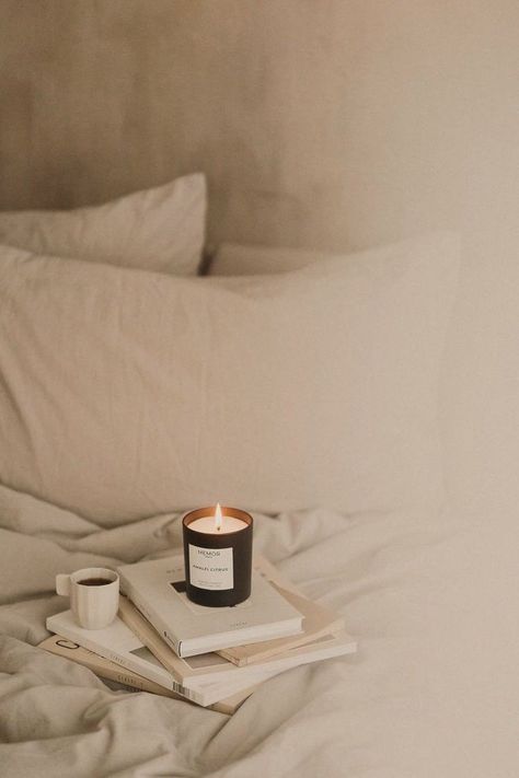 Candle Photography Inspiration, Candle Pics, What Is Home, Candle Photography Ideas, Candle Photoshoot, Balance Life, Don Pedro, Bedroom Scene, Soya Mumu