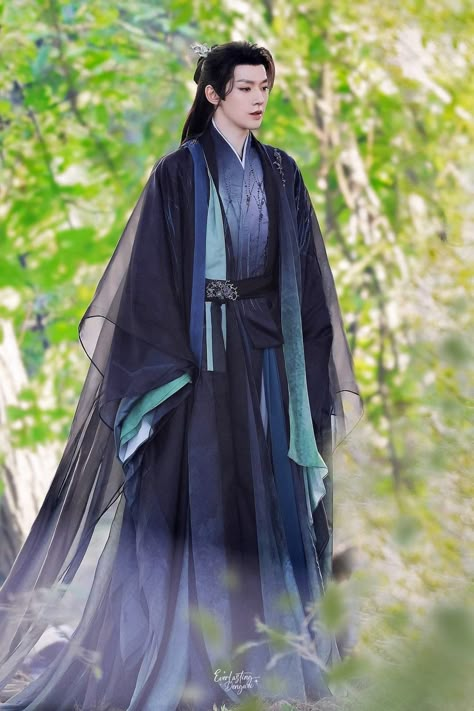 Chinese Hanfu Male, Historical Chinese Clothing, Male Hanfu, Chinese Robes, Hanfu Male, Hanfu Men, Deng Wei, Prince Clothes, Chinese Traditional Costume