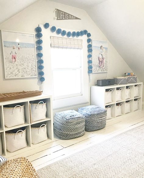 Room Dekoration, Stylish Toy Storage, Loft Playroom, Playroom Storage, Playroom Design, Playroom Organization, Bonus Rooms, Attic Bedroom, Toy Rooms