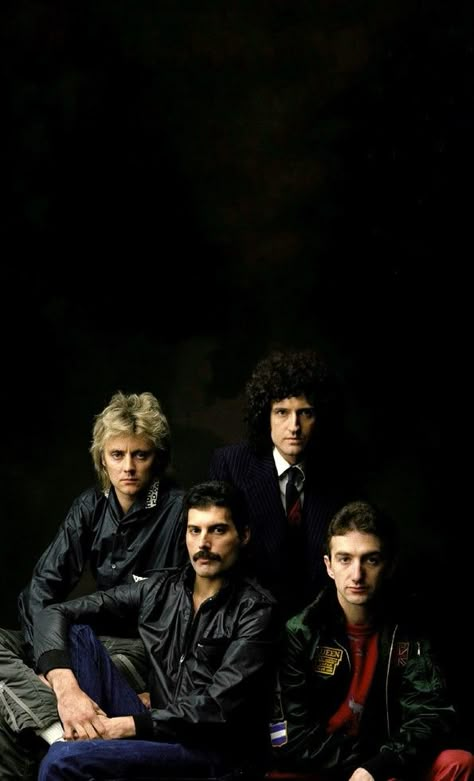 Queen Aesthetic Band, Queen Band Wallpaper, Queen Aesthetic Wallpaper, Queen Greatest Hits, Queen Wallpapers, Queen Rock Band, Queen Wallpaper, Queens Wallpaper, Queen Poster