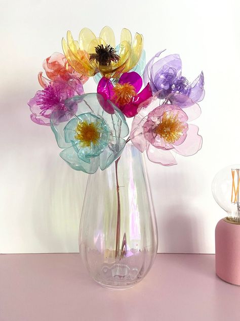 Plastic Bottle Flowers, Fleurs Diy, Garden Art Sculptures Diy, Plastic Bottle Crafts, Garden Art Sculptures, Recycled Art, Easy Diy Art, Garden Art Diy, Deco Floral