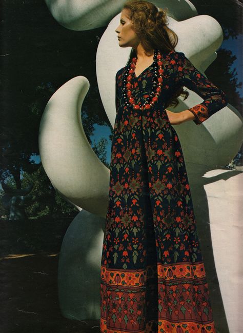 Elegance Magazine, Paris - 1971/72  Photographed by Jean-Jacques Buga Fashion 1970s, Fashion 70s, Lauren Hutton, Christie Brinkley, 70s Outfits, Seventies Fashion, 70’s Fashion, Hippy Chic, Look Retro