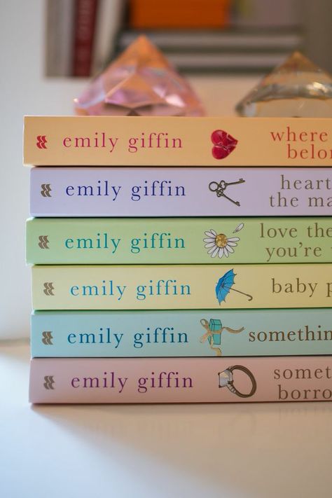 Bestselling Author Emily Giffin Interview!  So ridiculously perfect and inspiring!  Love, love her! #theeverygirl #author #career Emily Giffin Books, Emily Griffin, Emily Giffin, Reading Club, Currently Reading, The Everygirl, Jules Verne, Book Suggestions, Book Worm