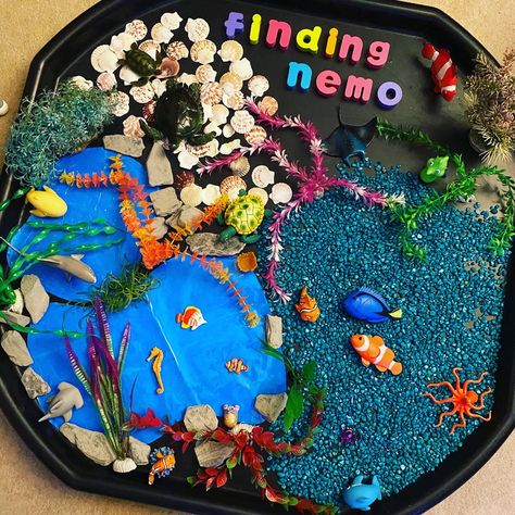 Play tray based on the Disney’s Finding Nemo Disney Tuff Tray Ideas, Tuff Tray Ideas Toddlers, Curiosity Approach, Cable Drum, Happy Room, Nursery Activities, Disney Nursery, Tuff Tray, Childcare Activities