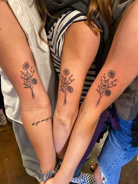 Tattoo On Back Of Arm Above Elbow Women, Flower Tattoo On Inside Of Arm, Flowers Bicep Tattoo, Bouquet Tattoos For Women, Wildflower Tattoo Inner Bicep, Floral Tattoos Forearm, Collage Sleeve Tattoo Women, Birth Flower Matching Tattoos, Flower Bouquet Tattoo On Arm